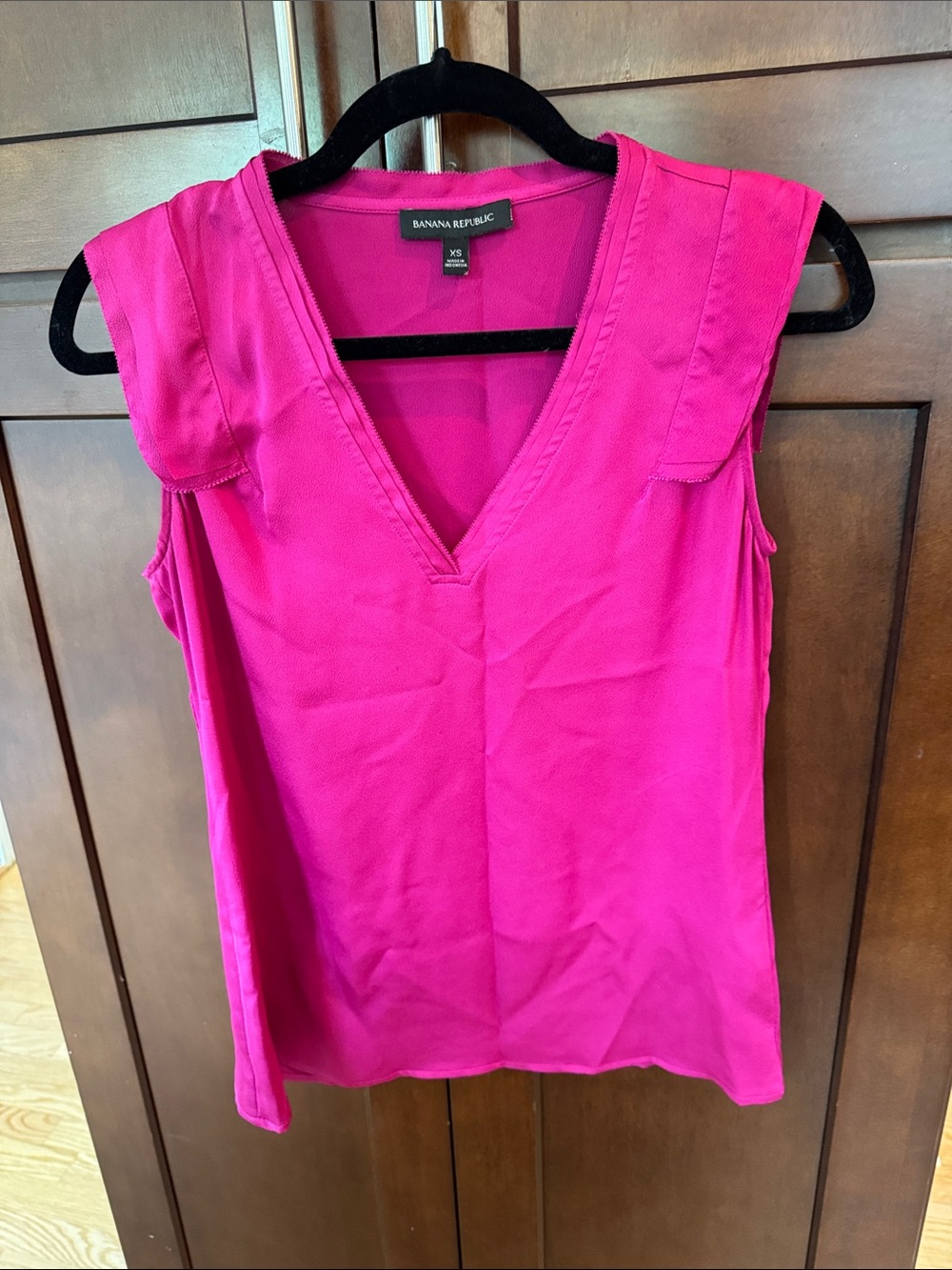 Banana Republic Bright Pink V-Neck Sleeveless Top